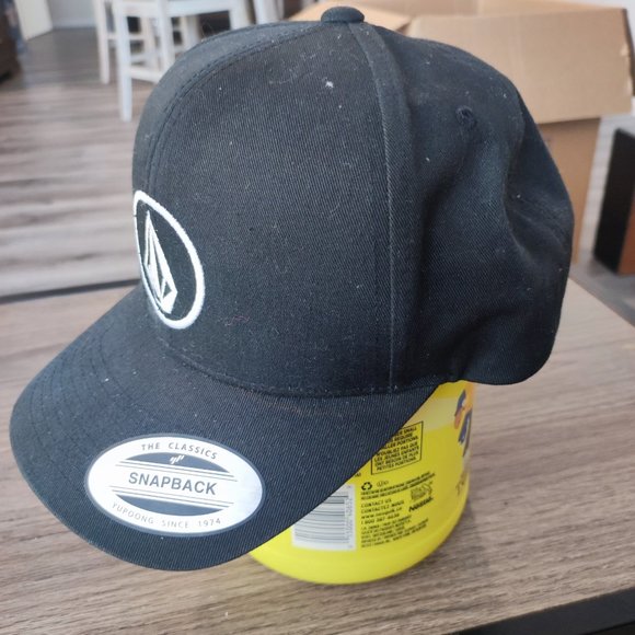 Volcom snapback black hat / cap - Picture 2 of 7